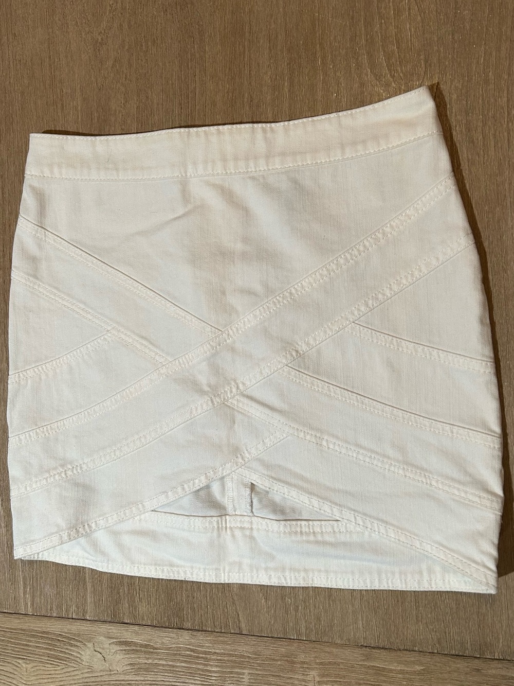 BCBGMAXAZRIA White Denim Mini Skirt Back Zip Y2K Paneled Crisscross 28